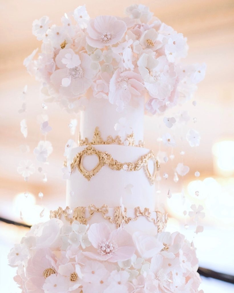 best-wedding-cakes-tall-middle-east-gcc-caketress